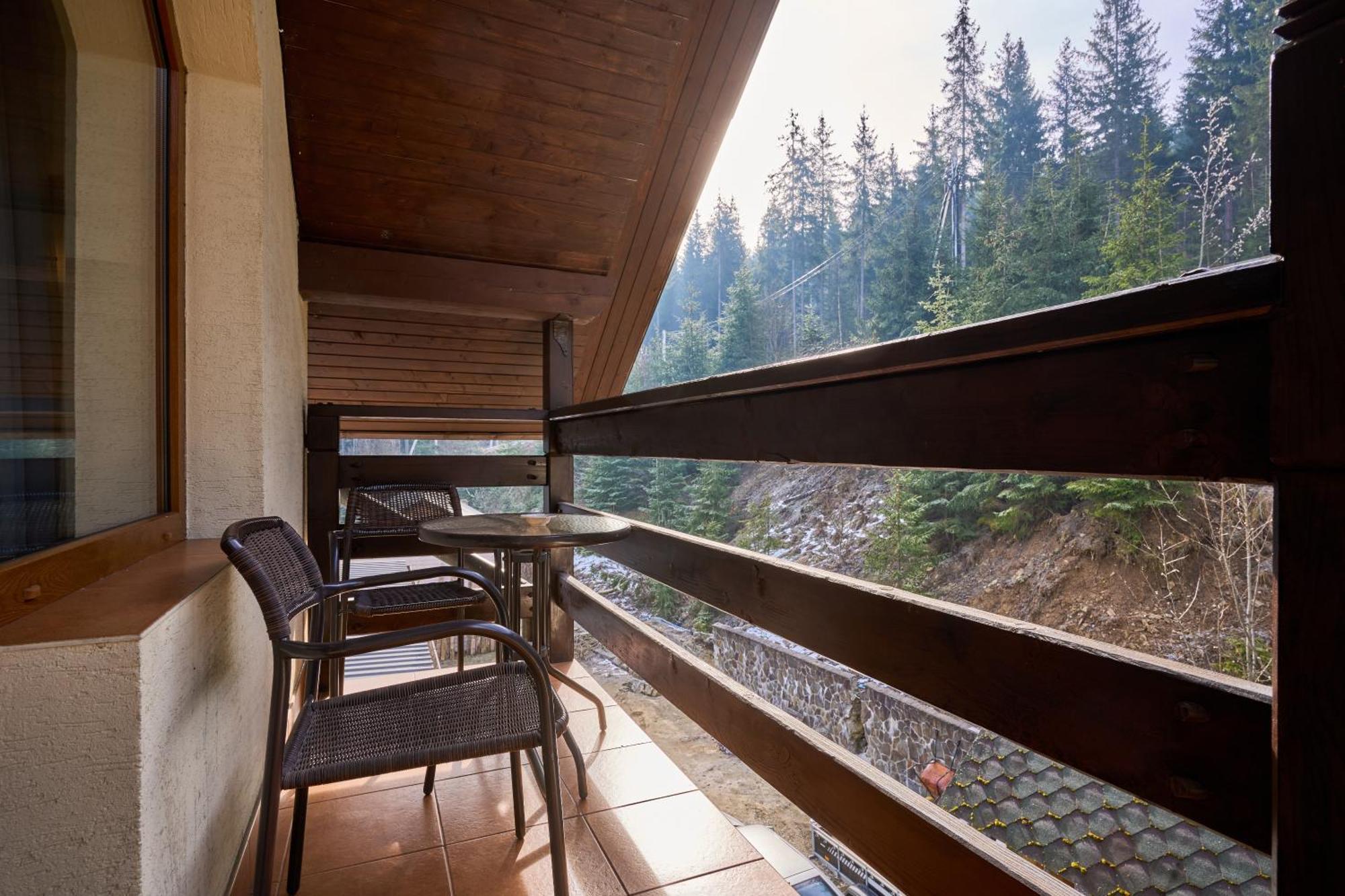 Hotel Vedmezhyi Dvir Bukovel Exterior foto